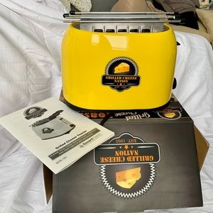 Grilled Cheese Toaster -Like New